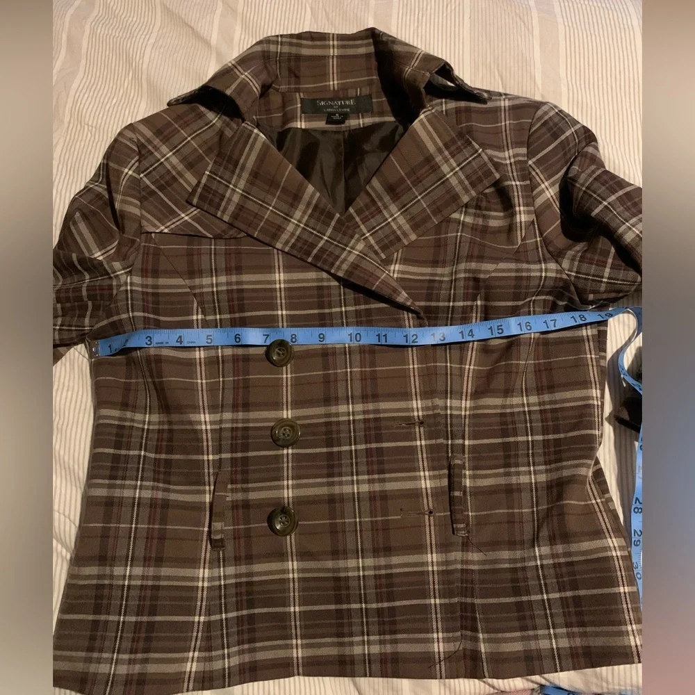 Signature by Larry Levine plaid peacoat blazer size 8 lined buttons with belt